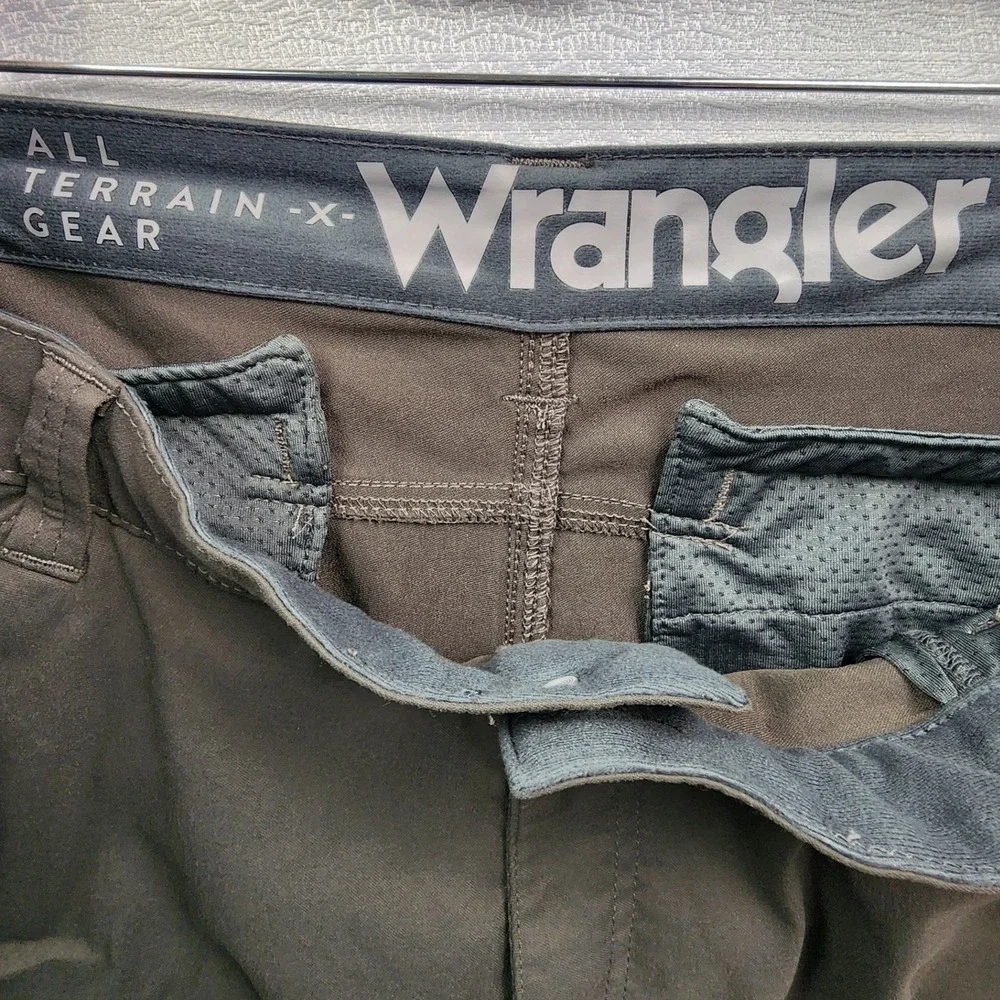 Wrangler 36 Gray All Terrain Gear ATG Cargo Shorts Hiking Outdoor Gorpcore